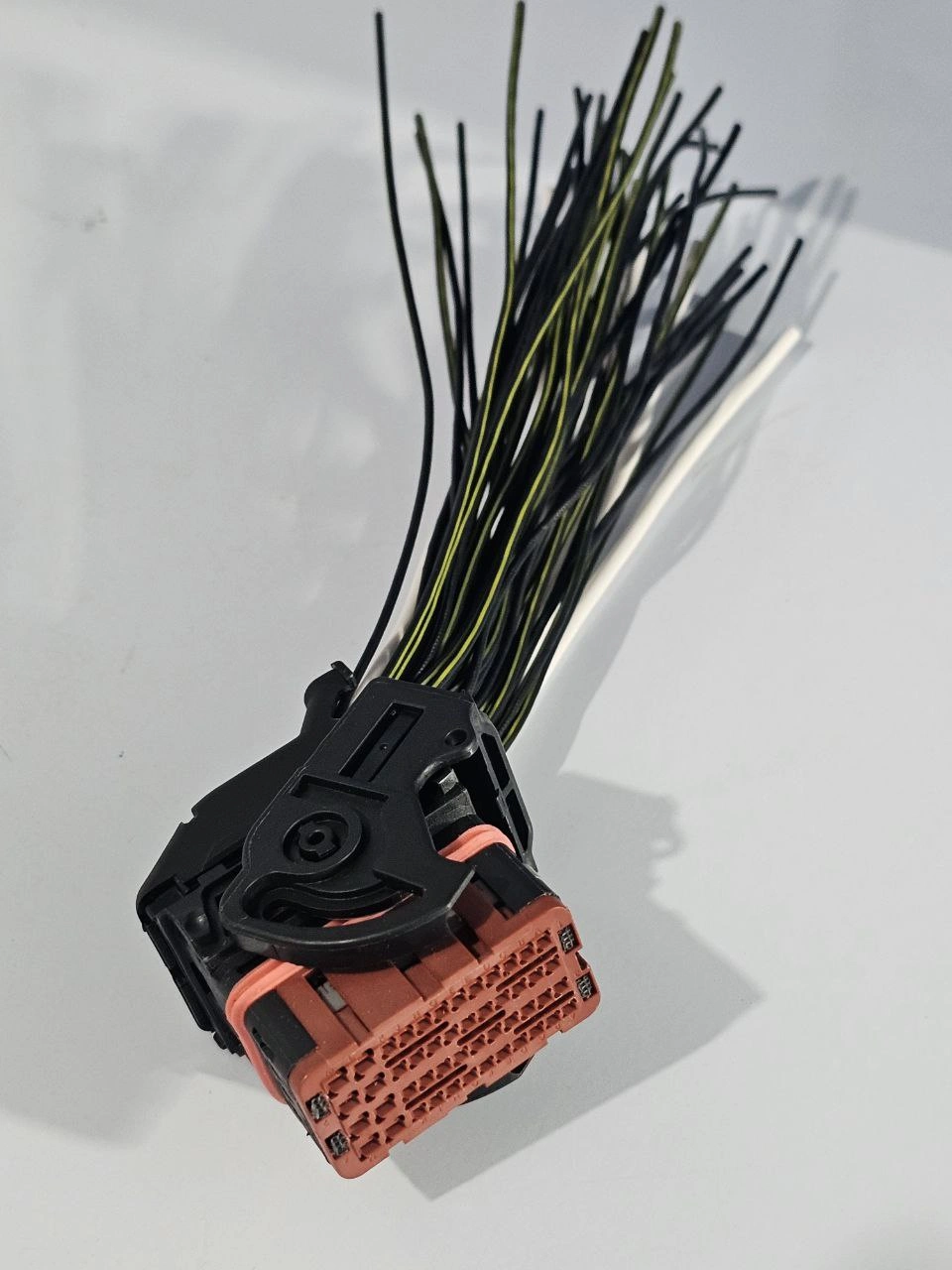 سوکت 32 خانه ECU مشکی و طوسی